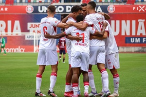 Vitória da União de Leiria com golo espanhol e expulsões do Torreense