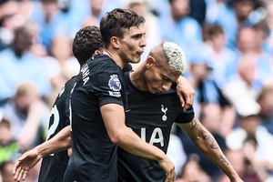 Palhinha 'estraga' dia a Guardiola e Tottenham lidera Premier League