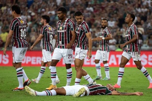 Brasil: Fluminense e RB Bragantino vencem e mantêm viva a chama da manutenção