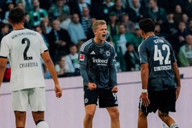 Eintracht Frankfurt goleia Borussia M'gladbach em jogo de 10 golos