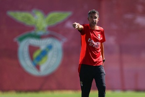 Benfica empata com Lusitano em jogo-treino