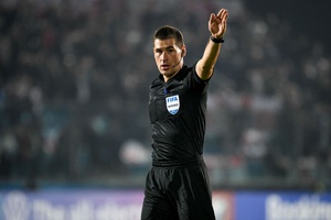 Árbitro esloveno Rade Obrenovic dirige Sporting-Marselha