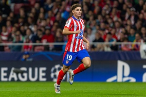 LC: UEFA justifica decisão sobre toque duplo de Álvarez e quer revisão da regra