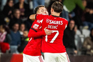 Crónica: Benfica 'dominador' vence na Madeira com golo nos descontos