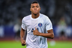 Mbappé decide ficar em Paris: Avançado francês quer cumprir último ano de contrato no PSG