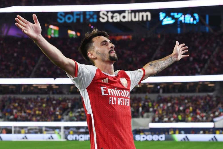 Desafio para o Arsenal: Fábio Vieira operado e fora das opções de Arteta nas próximas semanas