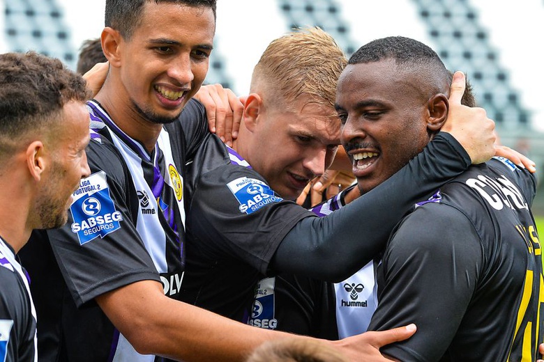 Nacional vence Feirense 