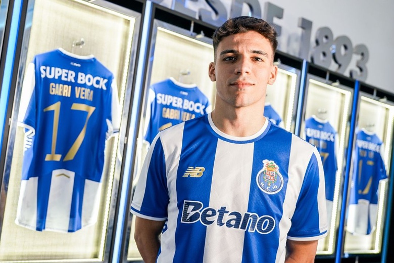 OFICIAL: Gabri Veiga assina pelo FC Porto até 2030