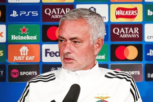 Mourinho descarta caráter decisivo em confronto com o Newcastle na Champions