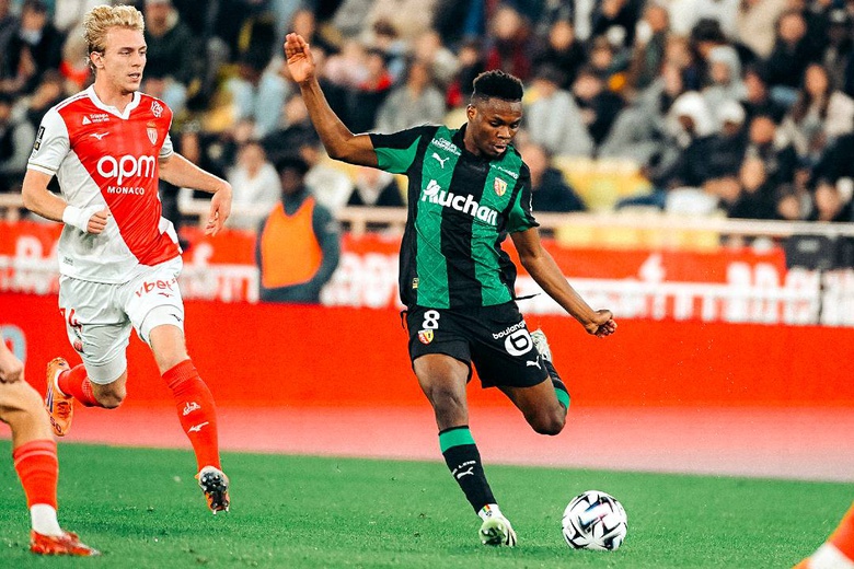 França: Lens vence no Mónaco e fica a par do líder Marselha