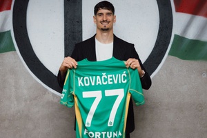 OFICIAL: Sporting empresta guarda-redes Kovacevic ao Legia Varsóvia até ao final da época