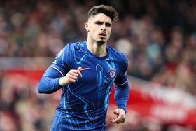 Inglaterra: Chelsea soma quinta vitória em seis jogos e 'ameaça' liderança do Arsenal