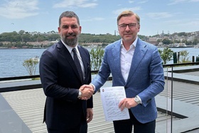 Arda Turan é o novo treinador do Shakhtar Donetsk