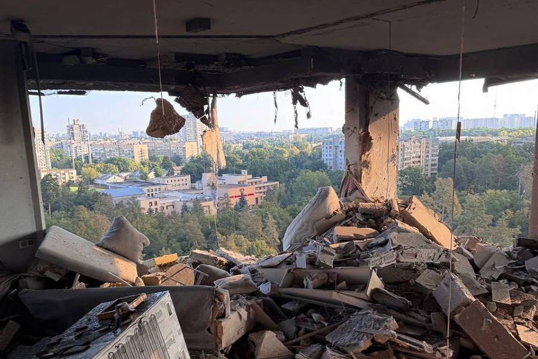 Apartamento de Sudakov em Kiev destruído em ataque russo