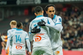 Marselha goleia em Nice e sobe à liderança da Liga francesa