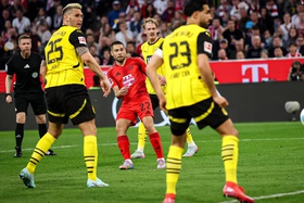 Líder Bayern empata na Bundesliga, mas Leverkusen também