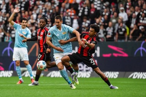 Frankfurt volta a perder na Liga alemã, Leverkusen falha segunda vitória seguida