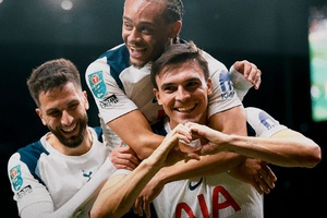 Tottenham vence Everton e sobe ao terceiro lugar da Premier League