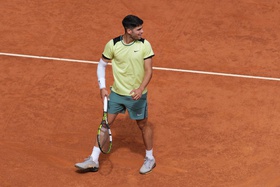 Carlos Alcaraz derrota Djokovic e avança para a final do US Open
