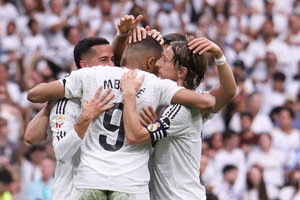 Real Madrid despede-se de Modric e Ancelotti com bis de Kylian Mbappé