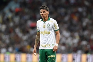 Richard Ríos já está em Lisboa para assinar contrato com o Benfica