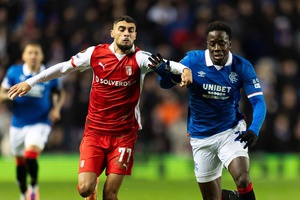 Crónica: Sporting de Braga 'sobrevive' a erros infantis e traz ponto de Glasgow