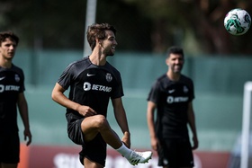 Médio Daniel Bragança regressa aos treinos do Sporting