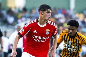 II Liga: Cabeceadas ditam empate entre Lourosa e Benfica B