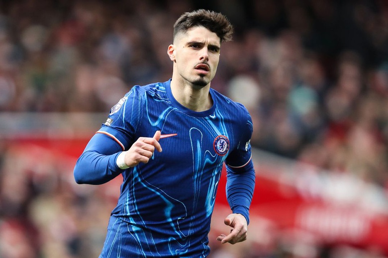 Inglaterra: Chelsea soma quinta vitória em seis jogos e 'ameaça' liderança do Arsenal