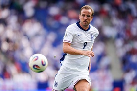 Inglaterra vence Andorra com golo solitário de Kane e lidera grupo rumo ao Mundial