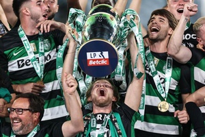 Hjulmand levanta troféu do bicampeonato e deixa Alvalade ao rubro
