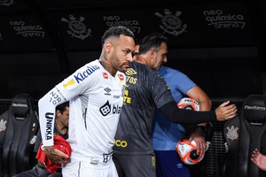 Corinthians afasta Santos da final do Paulistão