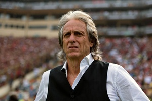 Jorge Jesus assina pelo Al Nassr e volta à Arábia para treinar Cristiano Ronaldo