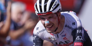 João Almeida renova com UAE Emirates até 2028 após temporada de sucesso