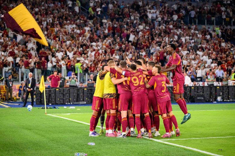 Roma vence Parma e iguala Napoli na liderança da Seria A