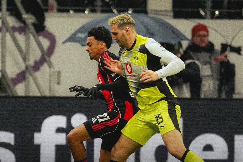 Dortmund empata a acabar em Frankfurt na abertura da 16.ª jornada da Liga alemã