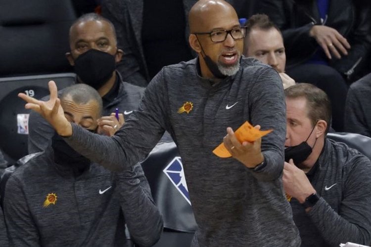 Basquetebol: Treinador dos Phoenix Suns eleito melhor do ano na NBA