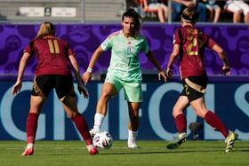 Itália vinga-se da Noruega e avança para as 'meias' do Europeu feminino