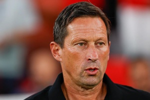 Benfica: Roger Schdmit com dúvidas para o clássico com o FC Porto