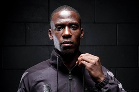 OFICIAL: Sunderland assegura defesa do PSG por 12 milhões