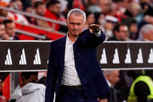 José Mourinho: “Tenho mais conferências de imprensa do que treinos com a equipa”