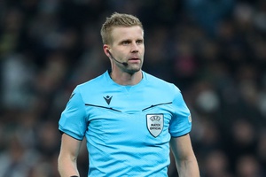 Romeno Radu Petrescu apita Forest-FC Porto, norueguês Espen Eskas em Braga