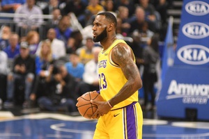 NBA aprova venda histórica dos LA Lakers a Mark Walter por 8,6 mil milhões de euros