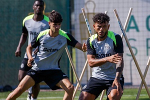 Début iminente? Suárez já treina com o plantel e mira Supertaça