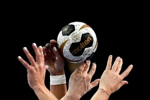 FC Porto e Benfica empatam 27-27 e mantêm liderança partilhada no andebol