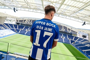 "Considero-me um jogador único, especial pela forma como trato a bola e penso o jogo"