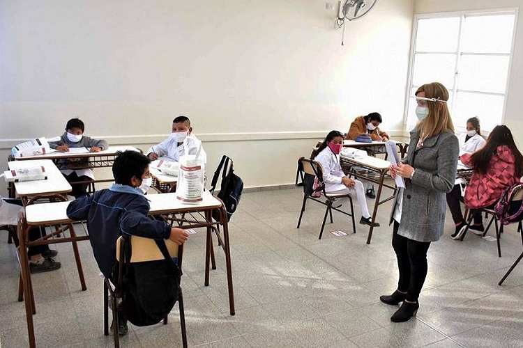 Covid 19 Students Return To Face To Face Classes With Rising Cases And New Strain In Brazil