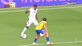 Liga Portugal Betclic: V. Guimarães vs Estoril, Golo 2-1 Nélson Oliveira (VAR) (2025-2026)