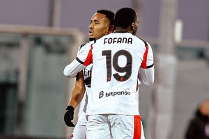 AC Milan volta a empatar e outra vez com golo perto do fim