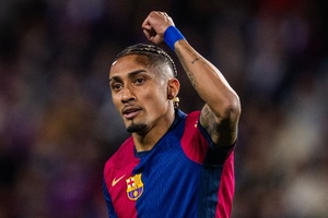 Barcelona confirma: Raphinha fora cinco semanas com lesão muscular